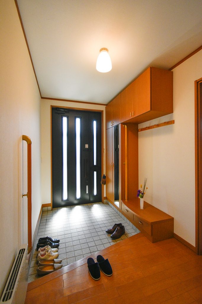 画像に alt 属性が指定されていません。ファイル名: 中古3玄関-683x1024.jpg